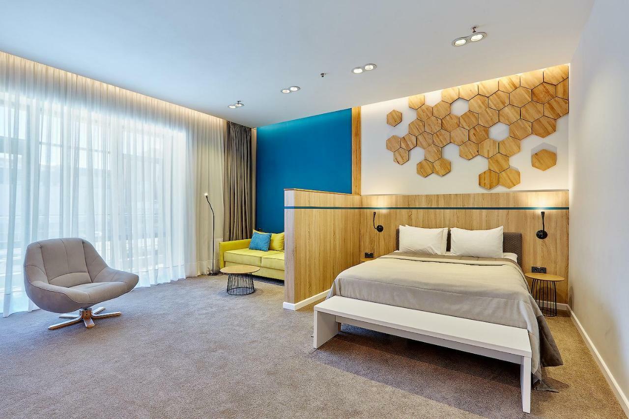 Aqua-Minsk Hotel Plus Zewnętrze zdjęcie