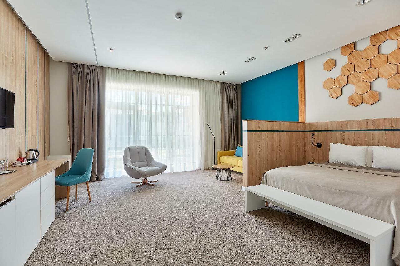 Aqua-Minsk Hotel Plus Zewnętrze zdjęcie